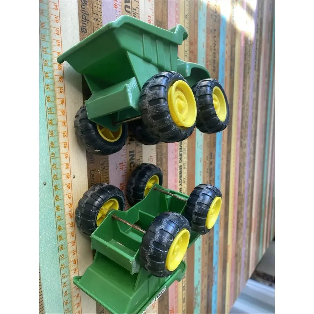 JOHN DEERE KIDS BIG SCOOP DUMP TRUCK TOY PLASTIC 6